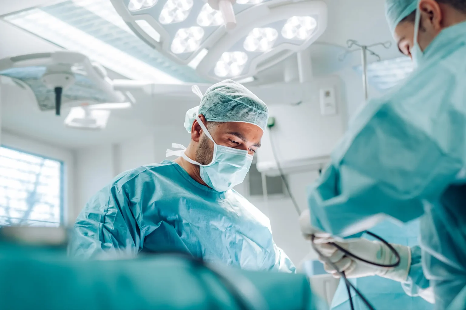 Ärtzte in Praxis am operieren - Corporate Fotografie Frankfurt